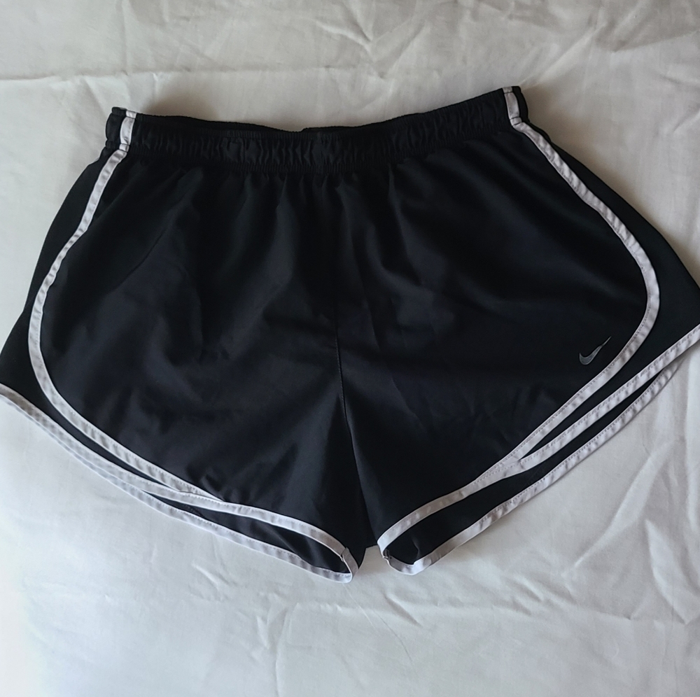 Nike Black and White XL Athletic Short